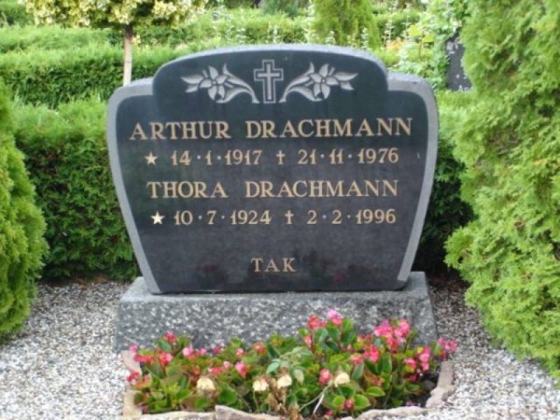 Thora Drachmann .jpg
